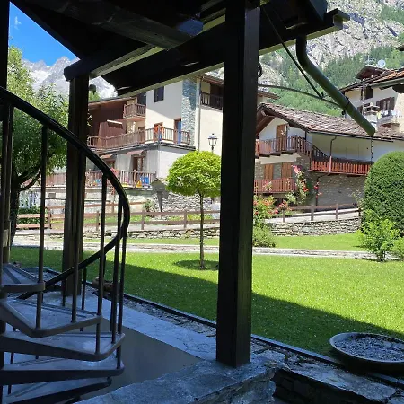 Apartment Petit Bijou Courmayeur